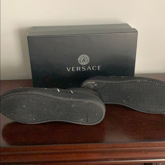 Authentic Versace sneakers - Picture 2 of 3
